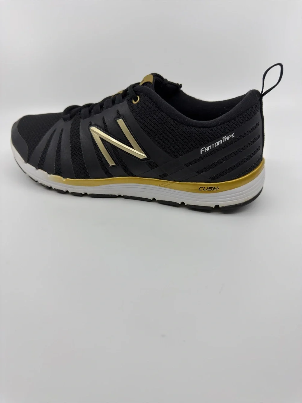 New Balance 811 trainers Color black mesh upper with gold metallic SZ 9